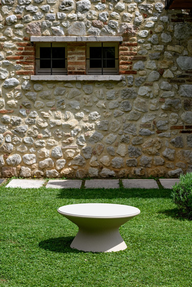 Fade | Table Structure Light | Standing tables | PLUST