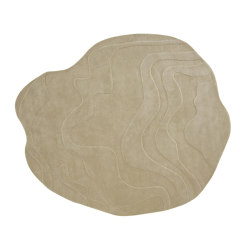 Gavrinis 3 | Beige Lin | Rugs | Ligne Roset