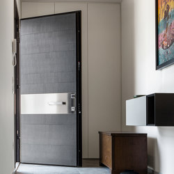 Evolution | The safety door with exposed hinges that meets any request for customization. | Entrance doors | Oikos Venezia – Architetture d’ingresso